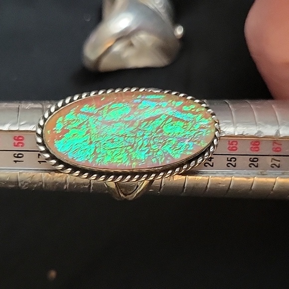 Pink Australian Opal and Sterling Silver Ring - Picture 2 of 10